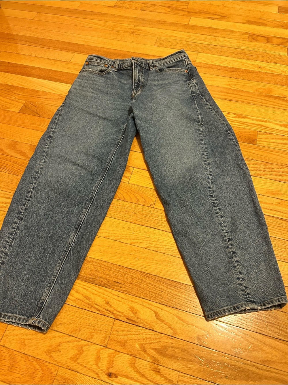American Eagle Barrel Jeans